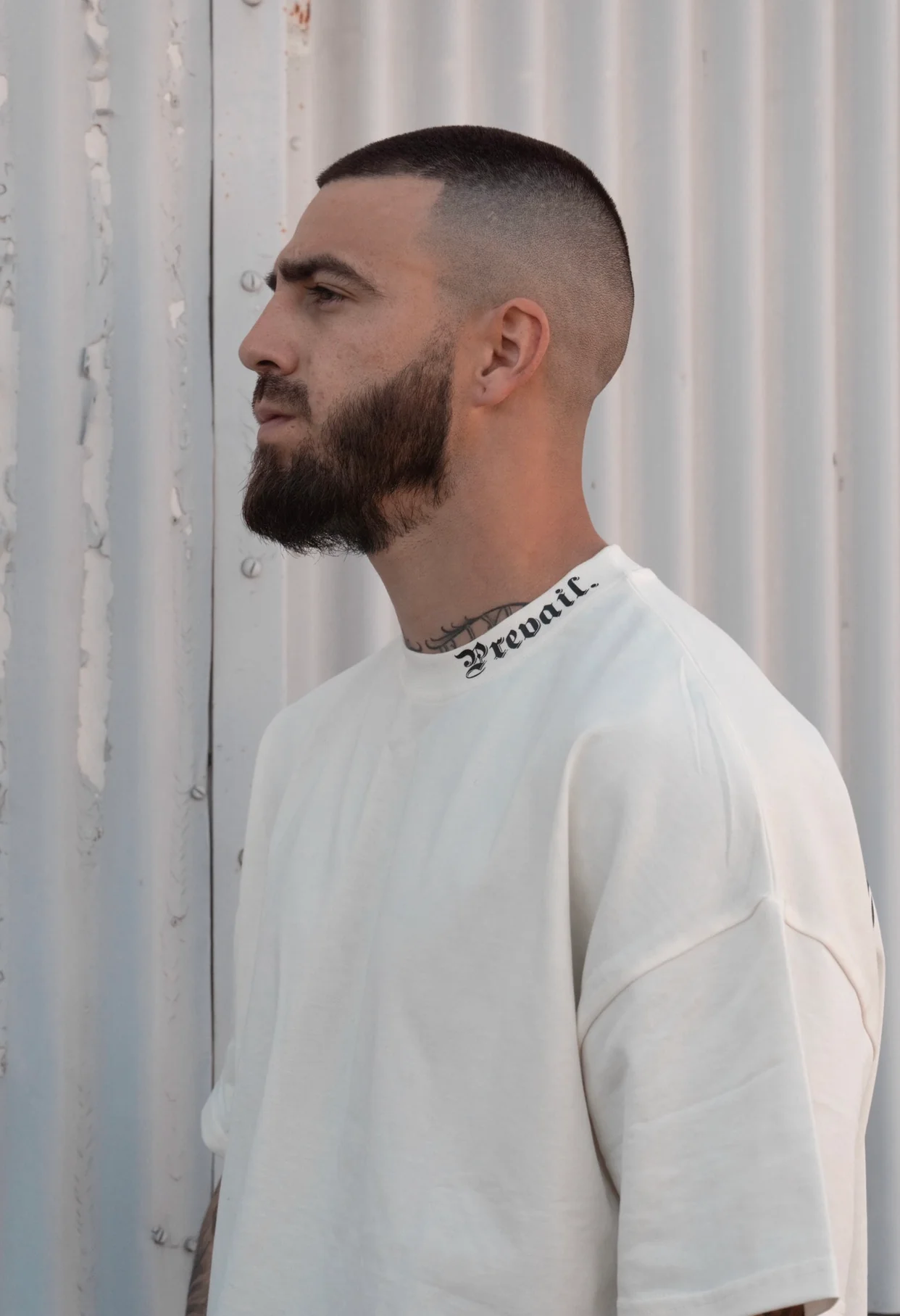 OE  - BLACK / CREAM T-SHIRT - Image 3